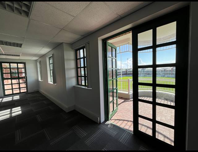 256M² OFFICE TO LET IN CLAREMONT